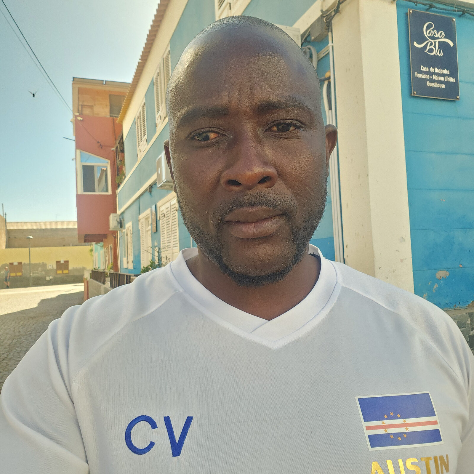 Austin Obule Emovworho wearing a Cape Verde shirt in Cape Verde